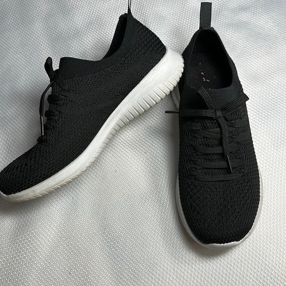 COPY - Skechers athletic shoes - Picture 1 of 9